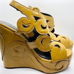 Kiss & Tell Vegan Wedge